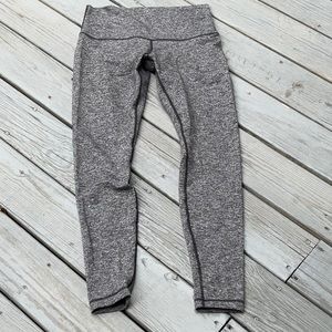 Lululemon size 12 heavy weight black/white pant